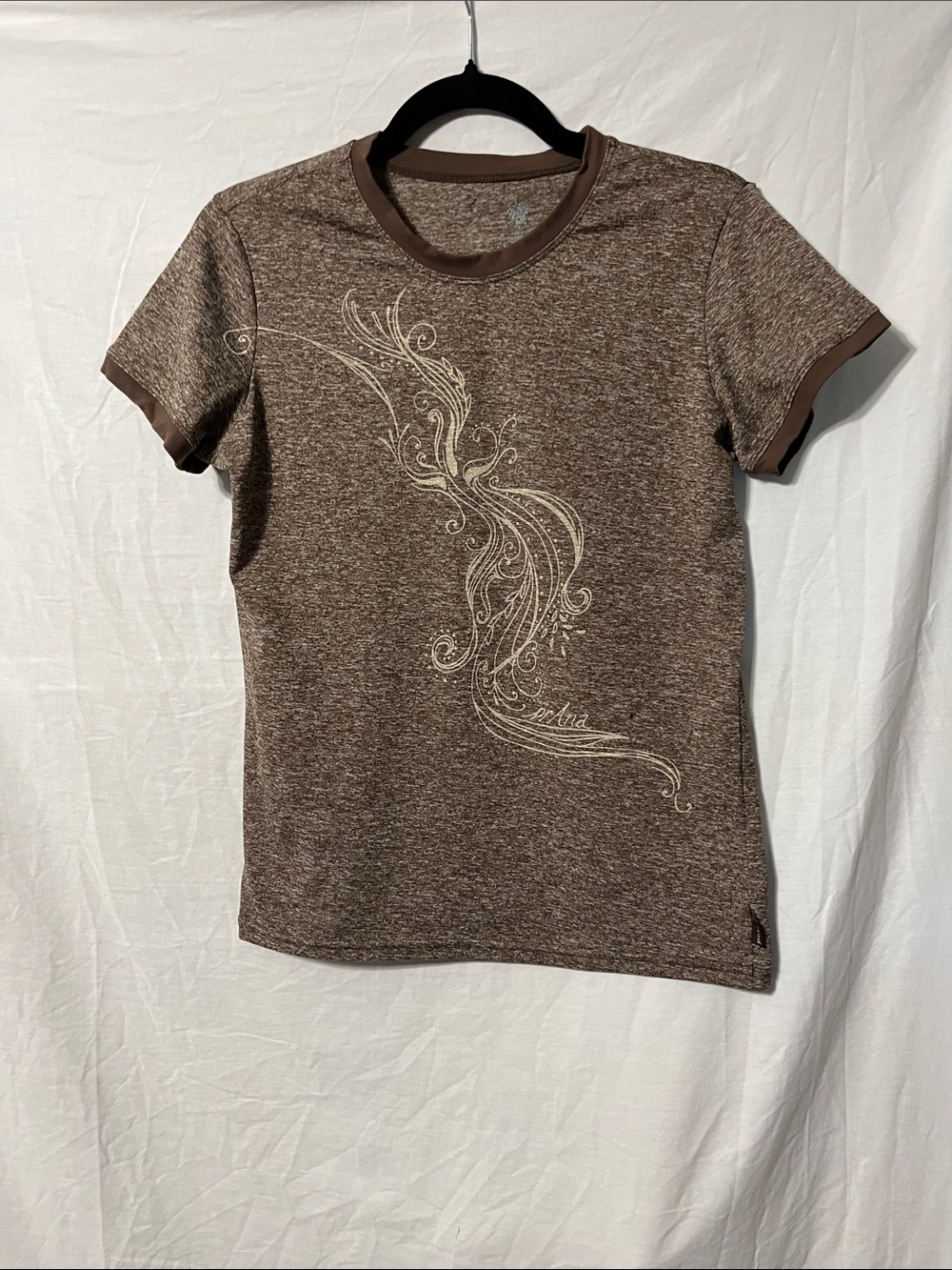 Brown Short-Sleeve Graphic Tee with Contrast Trim